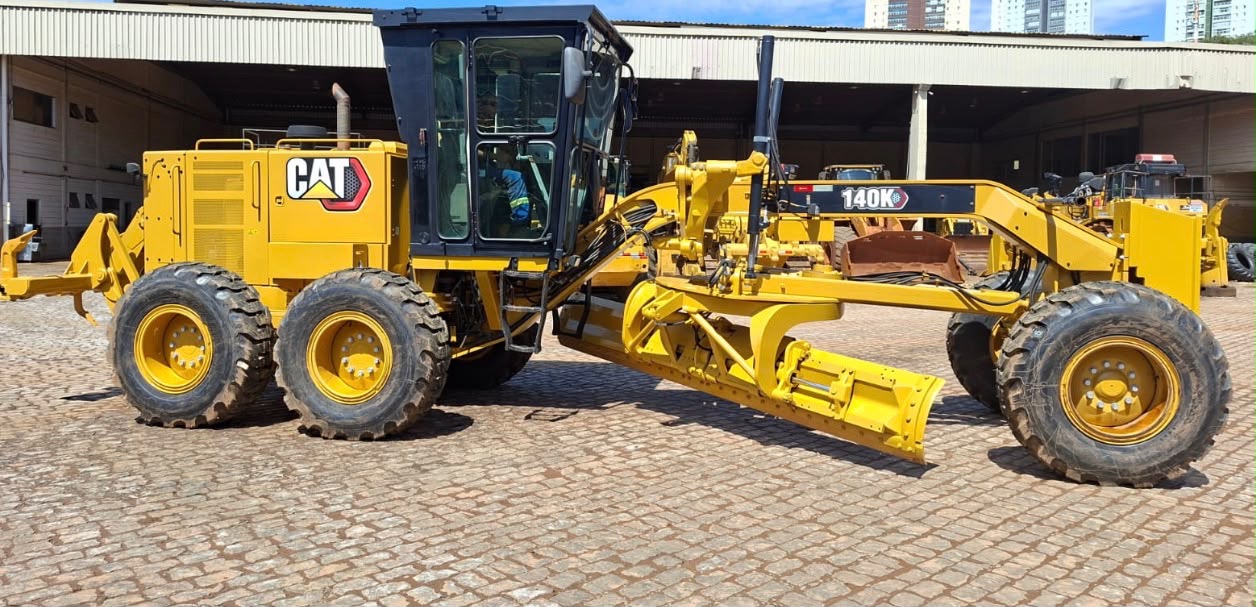 Motoniveladora Caterpillar 140K, ano 2019, revisada e sem uso