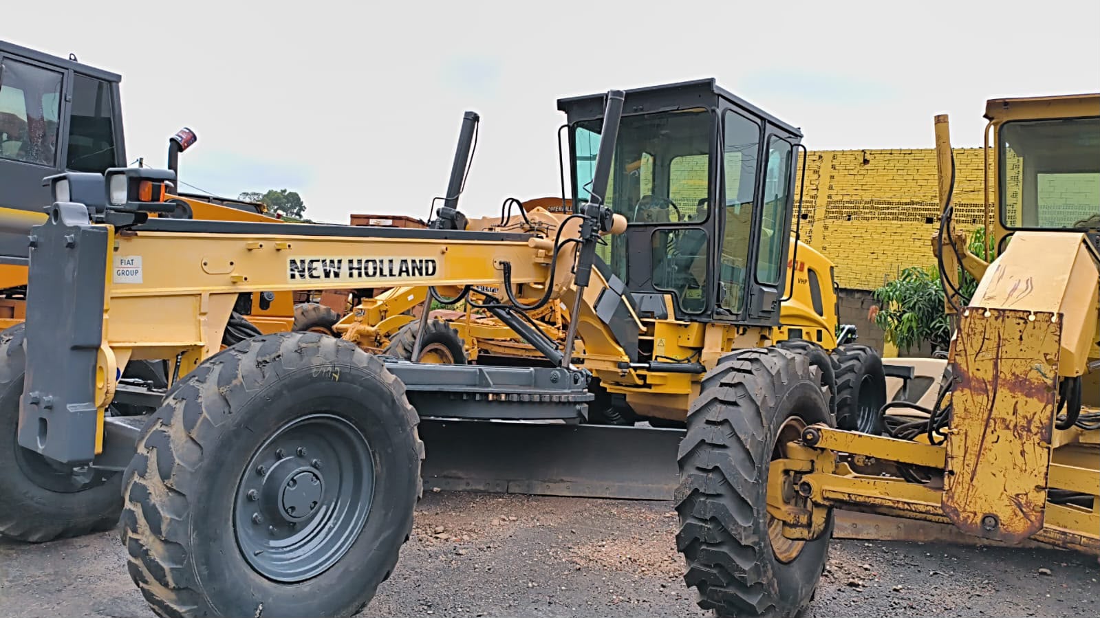 Motoniveladora New Holland RG140B, ano 2010, em Rio Claro, São Paulo